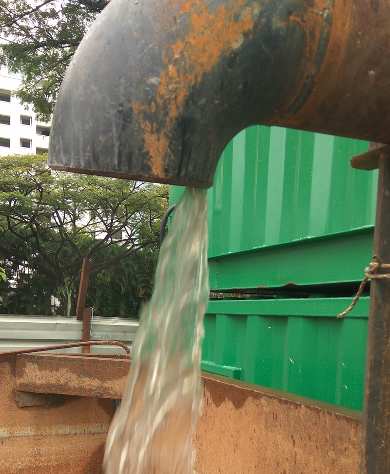 Decanter centrifuge